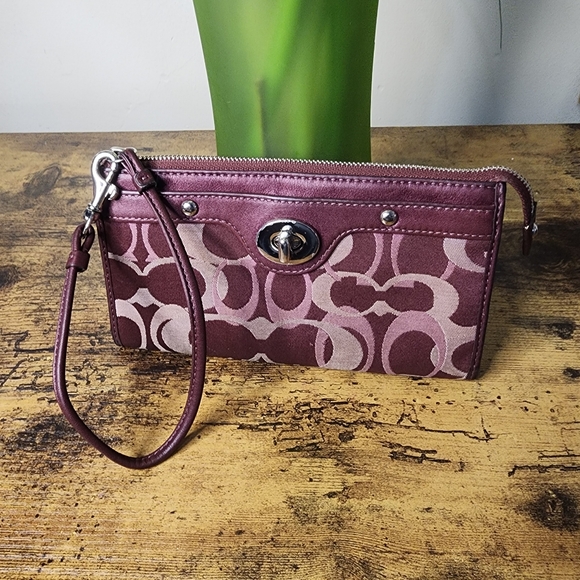 Coach Wristlet/Wallet - Picture 1 of 7